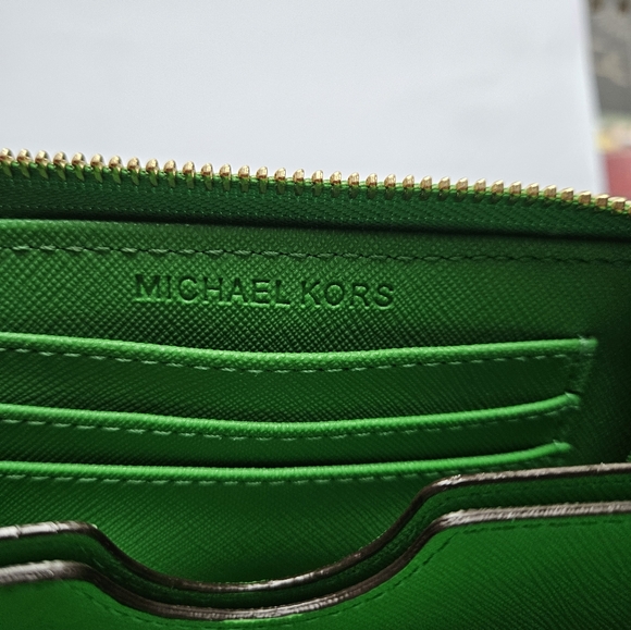 MICHAEL KORS jet set wristlet wallet EC - Picture 6 of 11